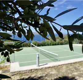 5 bedroom luxury villa with infinity pool, sea views and tennis court near Chania, sleeps 10